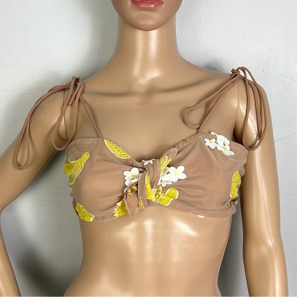 NEW FOR LOVE & LEMONS REVOLVE EMBROIDERED KNOT FRONT CROP TOP - Picture 2 of 9